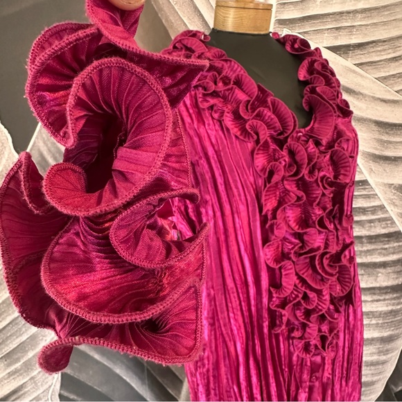 Vintage Fuchsia Ruffled Pleated Shirt XL Long Sleeve Glorious Hot Pink Satin - Picture 2 of 12